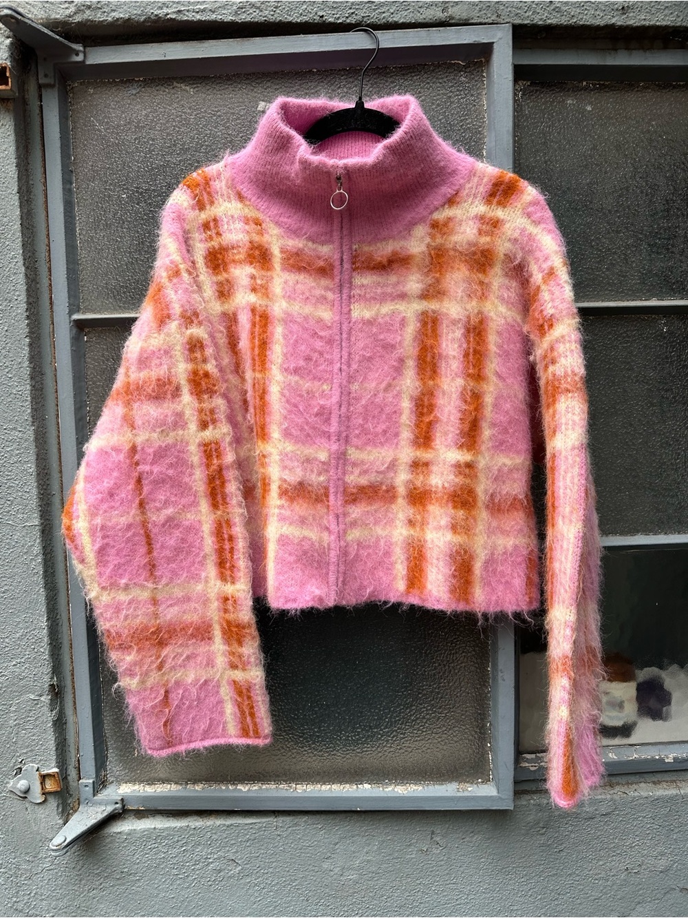 Wild fable retro Style Plaid Cardigan  Pink Orange Front Zip Cropped Fuzzy Sz M